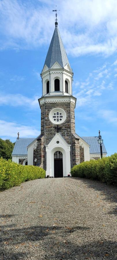 Mysigt Hus I Liten By Naera Havet Ystad Bagian luar foto