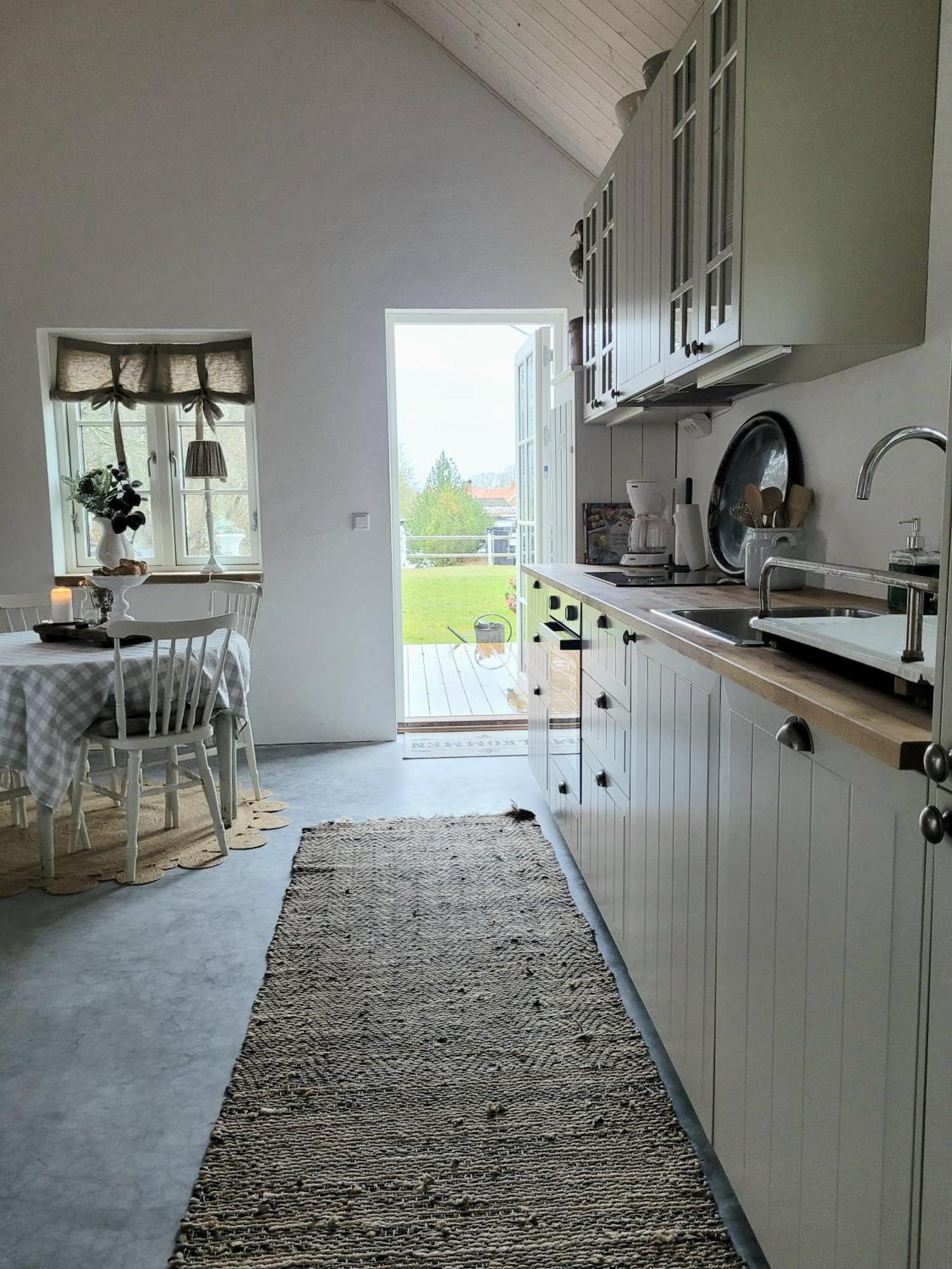 Mysigt Hus I Liten By Naera Havet Ystad Bagian luar foto